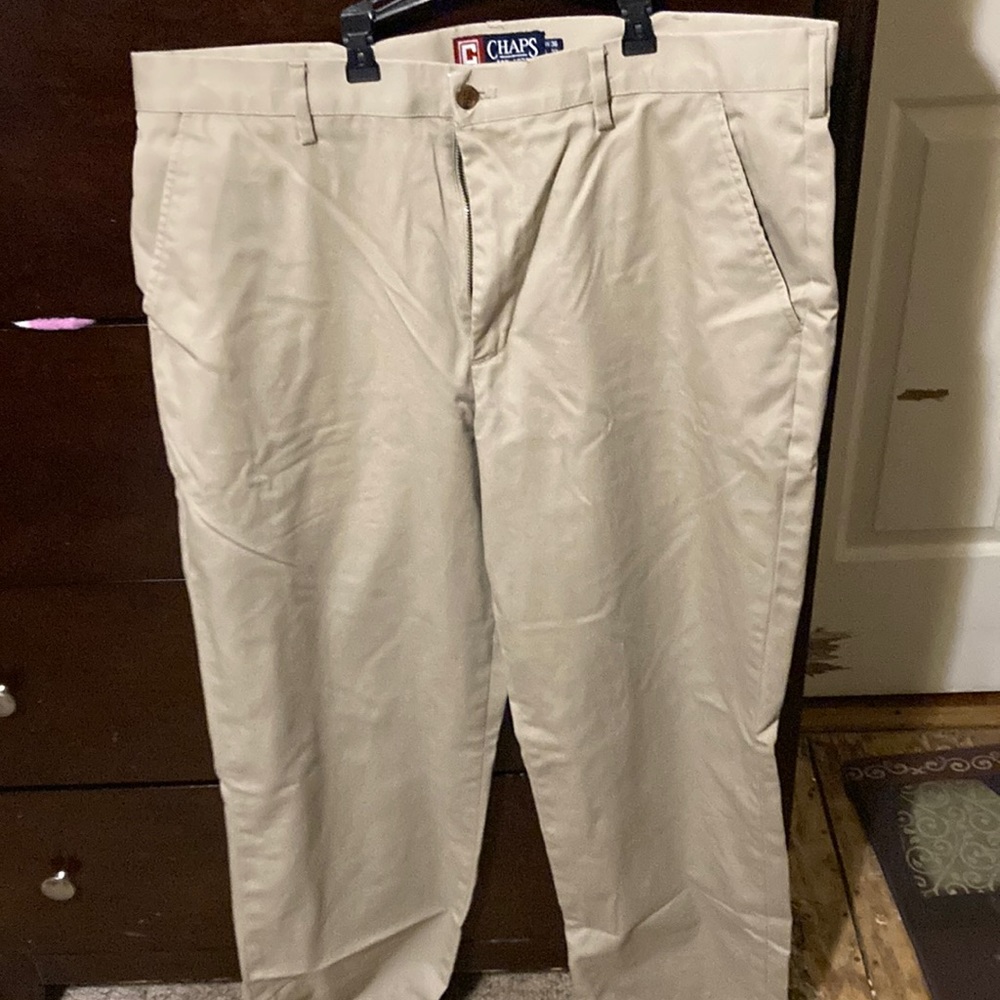 Mens Chaps khaki pants W36 * L32 they have no stains well worn.